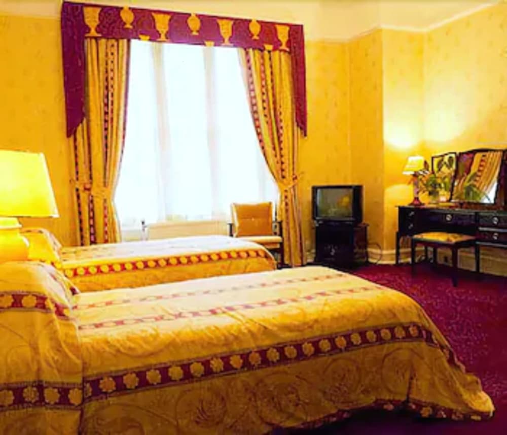 Milton Birnam Hotel 2