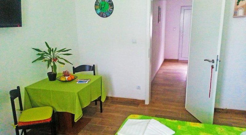 Apartments and Rooms King 2