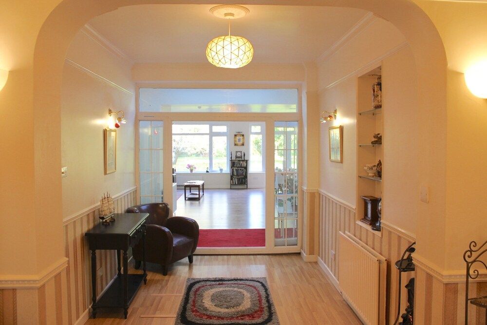 The Dial House Guest House 2