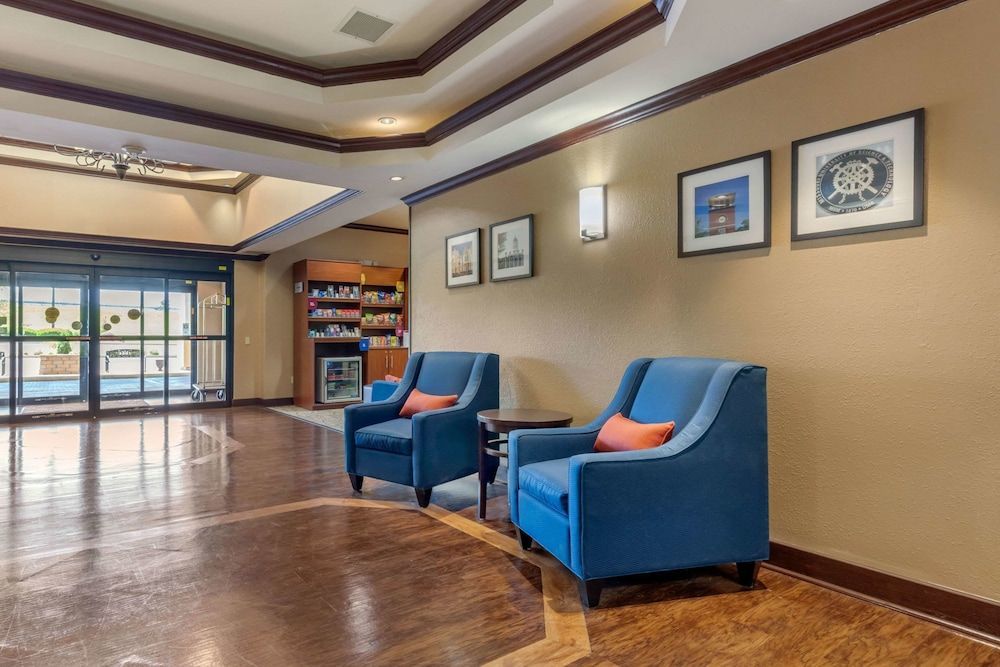 Comfort Suites Rolla 2