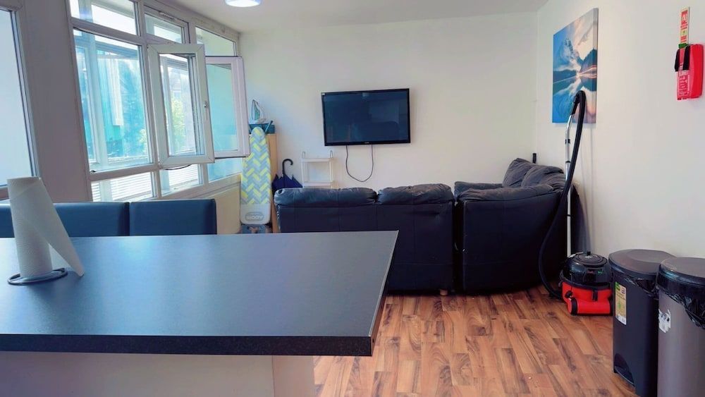Sangha House - Ensuite Rooms with Shared Kitchen Facilities 2