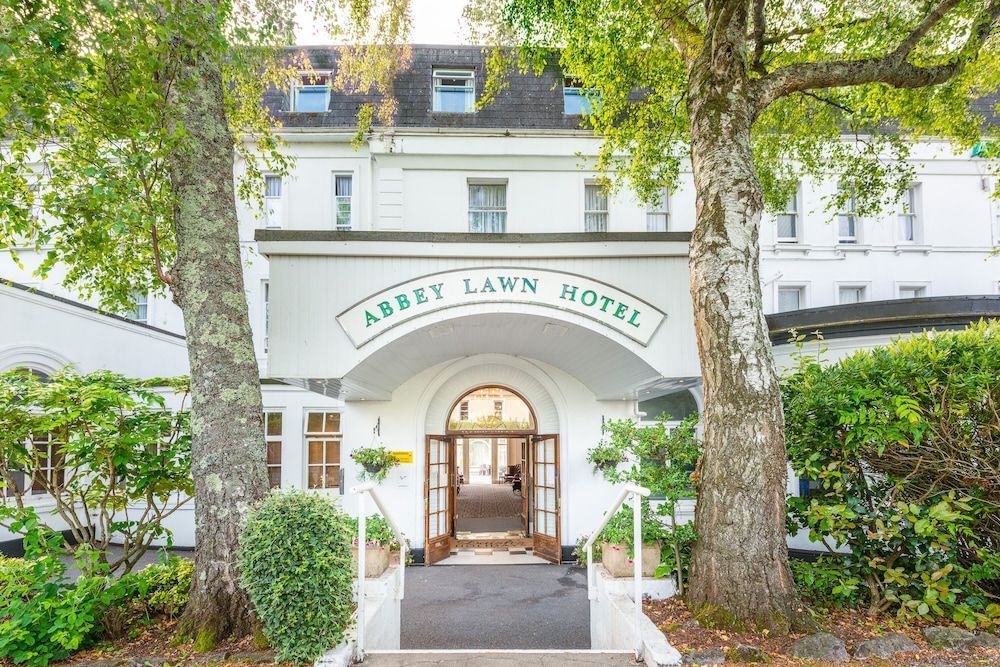Abbey Lawn Hotel 1