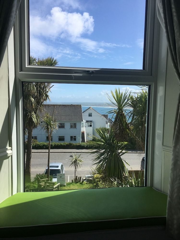 Coast Accommodation 2