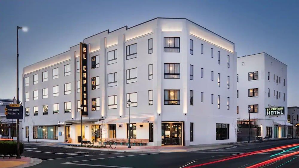 El Capitan Hotel 1