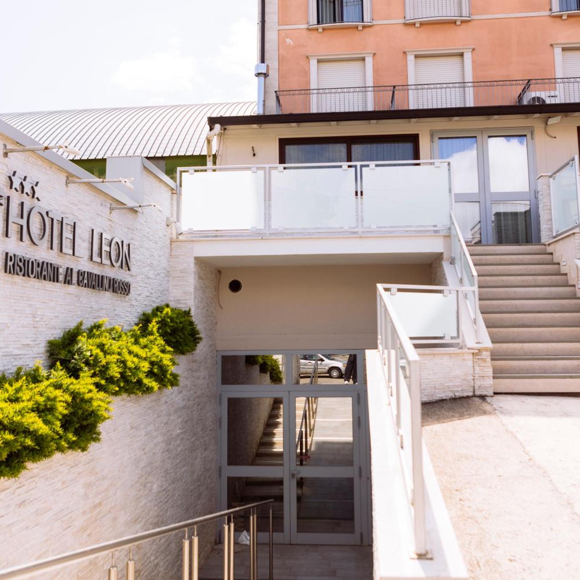 Hotel Leon - Ristorante Al Cavallino Rosso 2