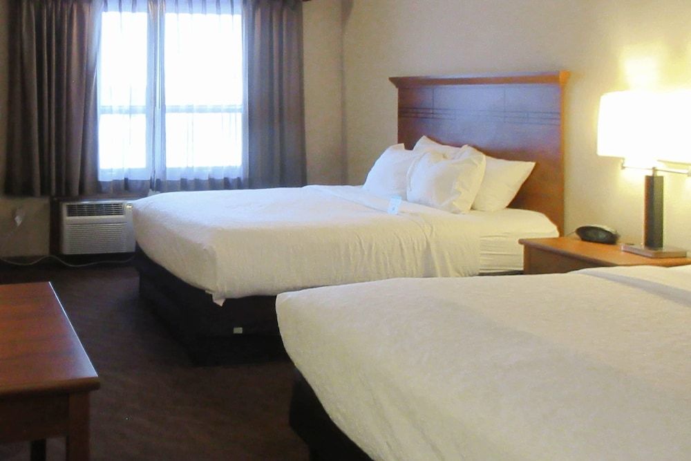 Quality Inn & Suites Detroit Lakes 1