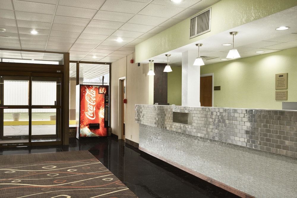 Travelodge by Wyndham Sturgis 2
