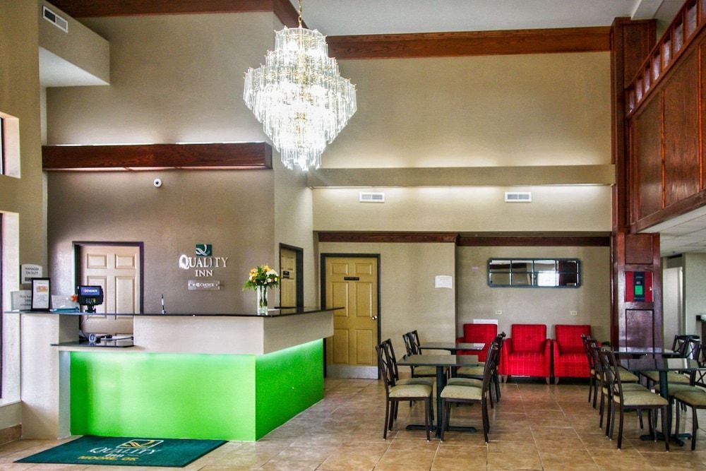 Quality Inn Moore - Oklahoma City 2