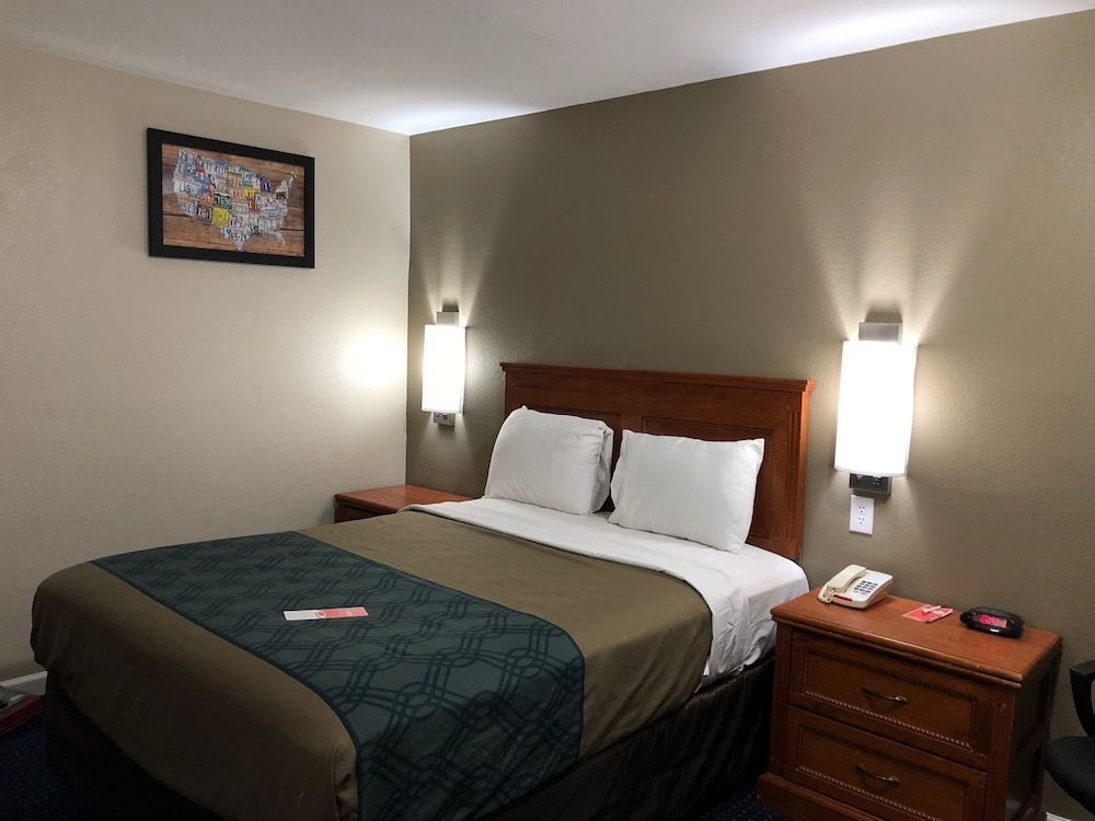 Econo Lodge Temple 2