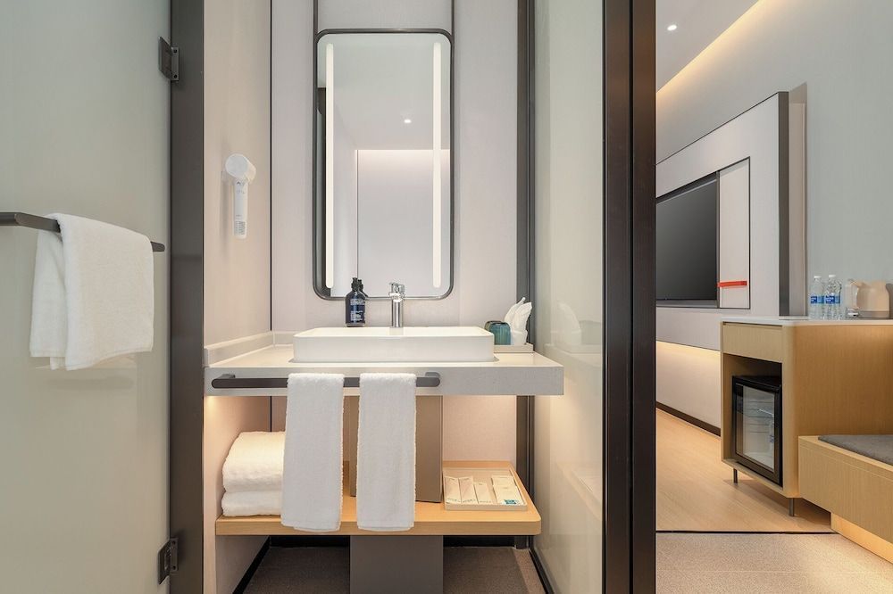 Holiday Inn Express Kunming Changshui Airport by IHG 2