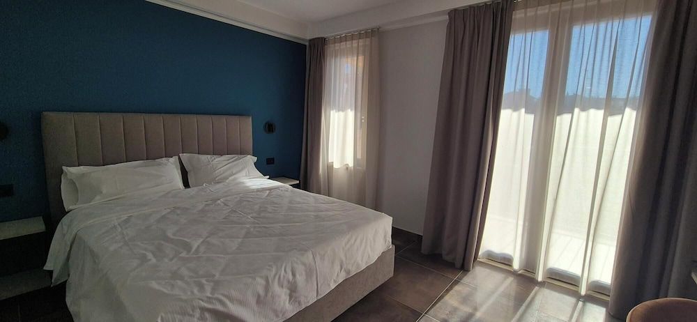 Hotel V7 2