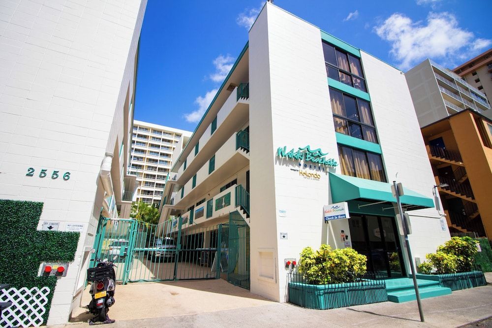 Waikiki Beachside Hostel 1