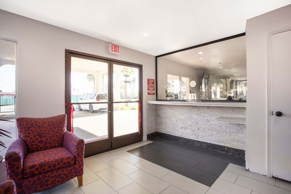 Hotel Palmdale - Antelope Valley 2