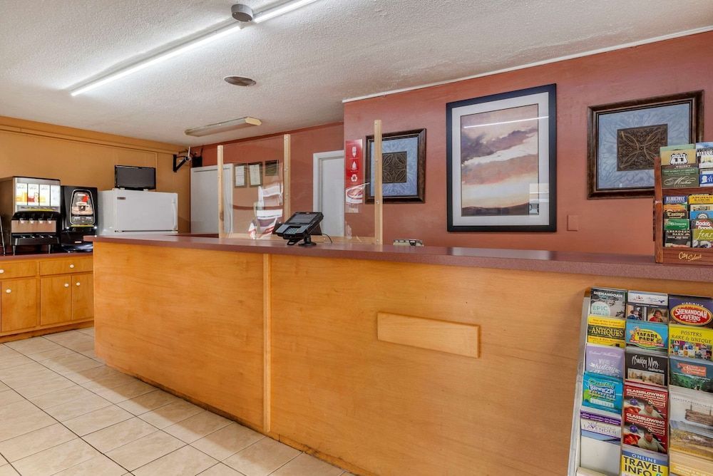 Econo Lodge Charlottesville North - University Area 2