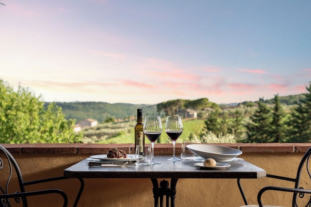 Relais Vignale & Spa 1