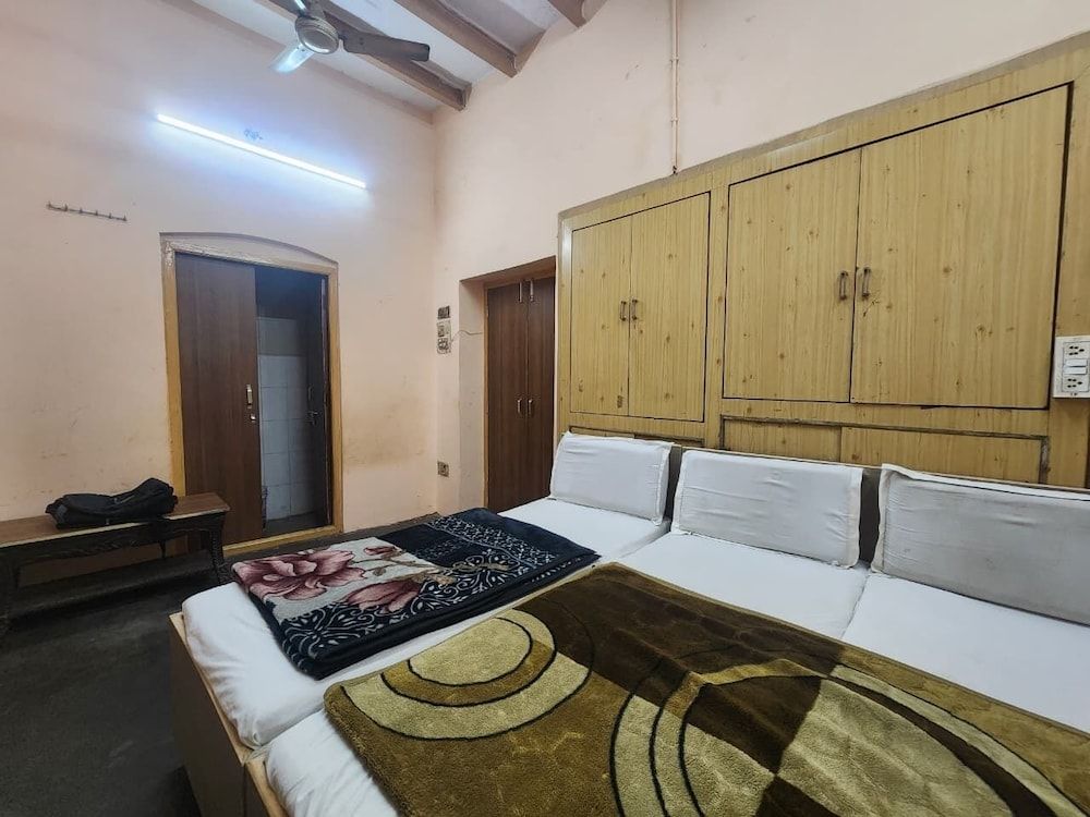 Hotel Jannat Palace Near Jama Masjid 2