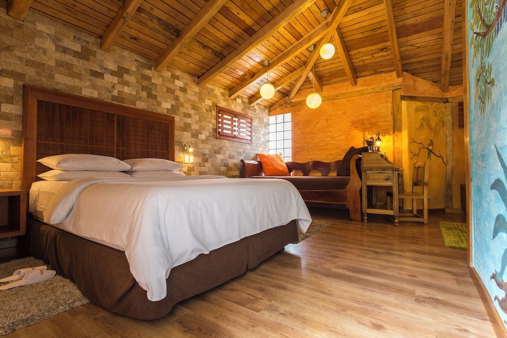 Luna Volcán, Adventure SPA - formerly Luna Runtún 2