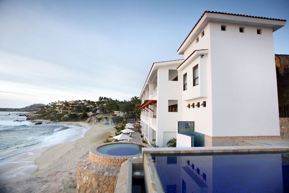 Cabo Surf Hotel 1