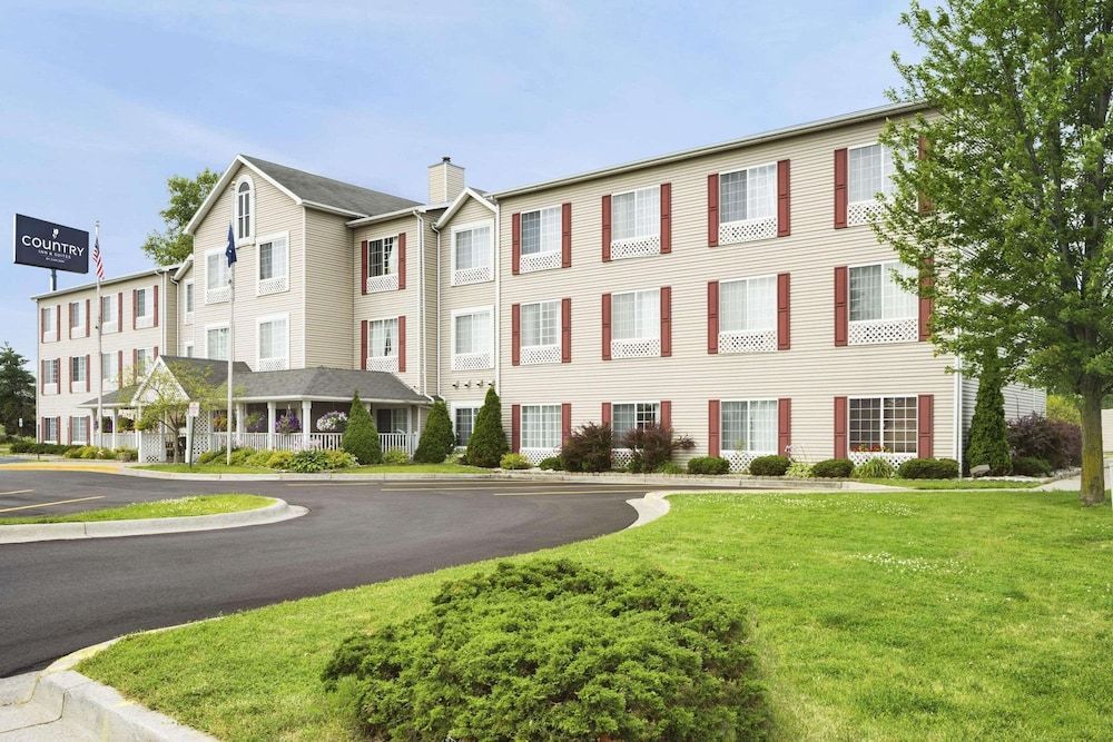 Country Inn & Suites by Radisson, Grand Rapids Airport, MI 1