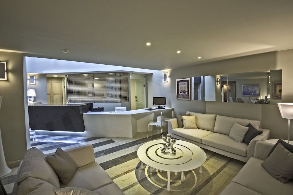 Swell Boutique Hotel 2