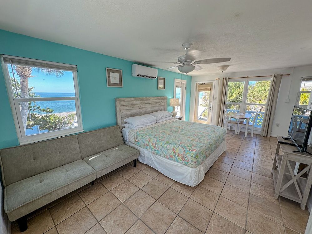 Pearl Beach Inn 2