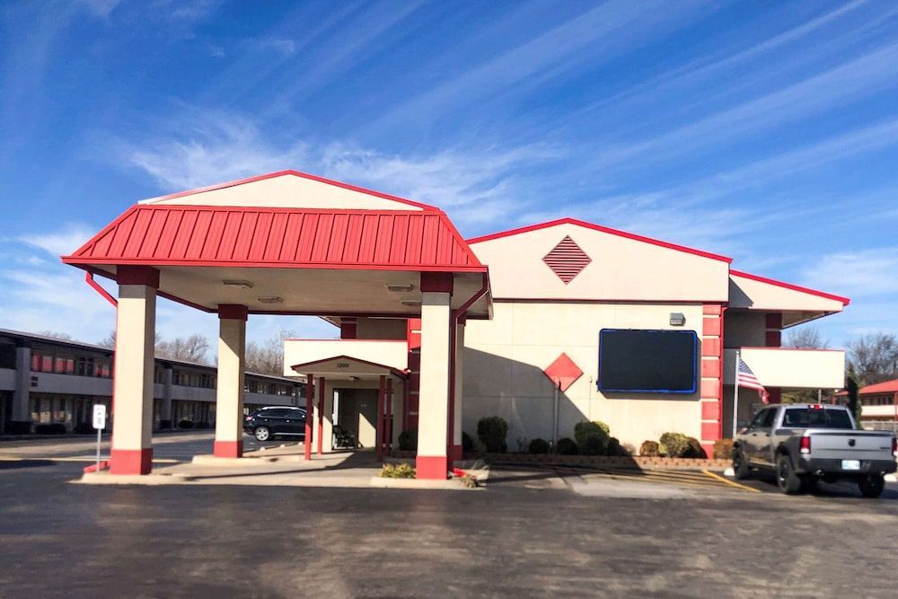 Econo Lodge Oklahoma City Northeast 1