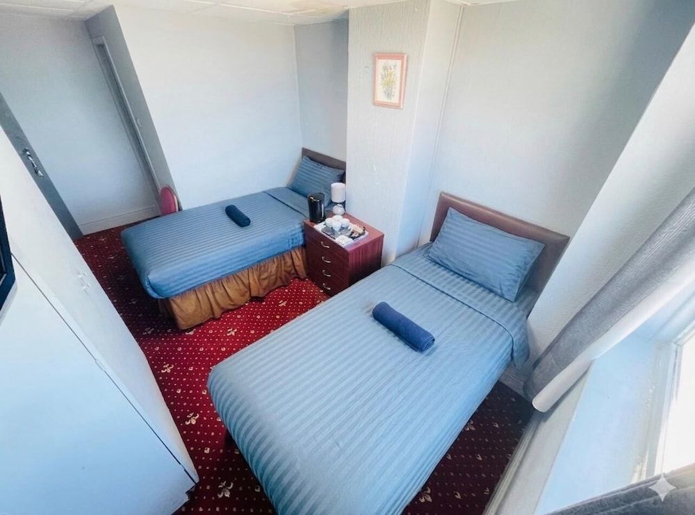 HOTEL BLUE OCEAN - New Management - Check In Until 4AM 1