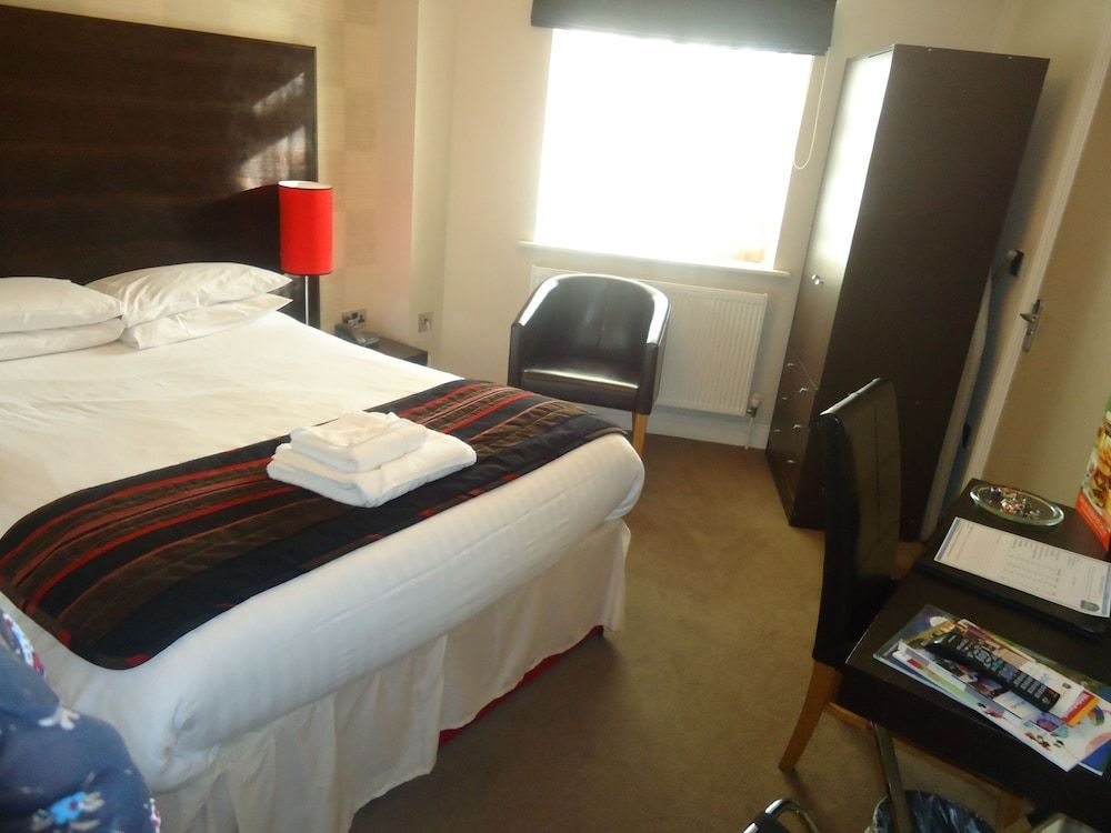 Highfield Hotel By Greene King Inn 2