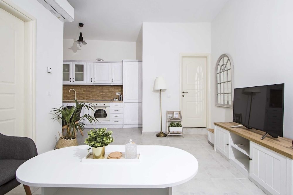 Domus Lux Houses by Konnect 1