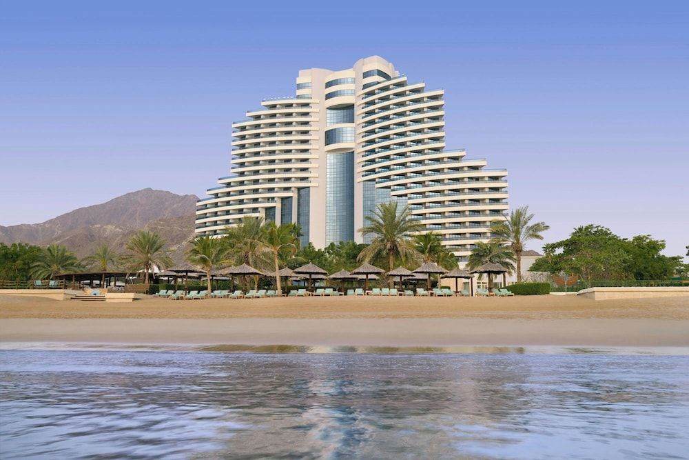 Le Meridien Al Aqah Beach Resort 1