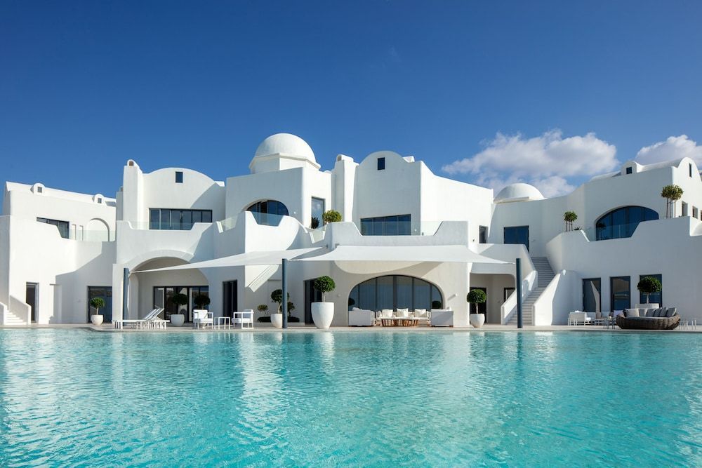 Anantara Retreat Santorini Abu Dhabi - Adults Only 1
