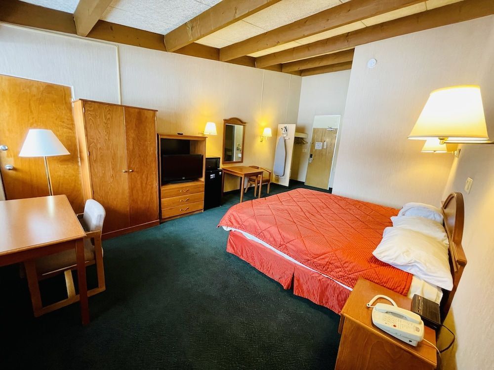 Knights Inn Liberty 1