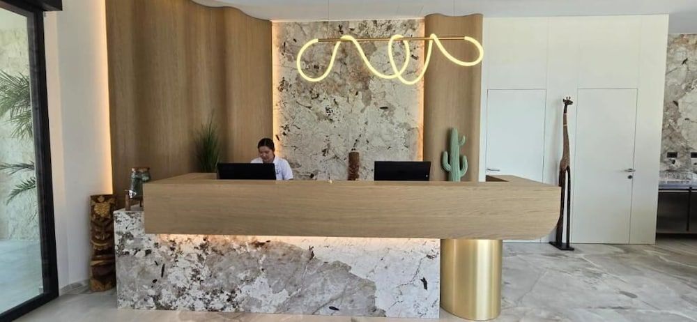 Veranda Hotel by Mirage 2