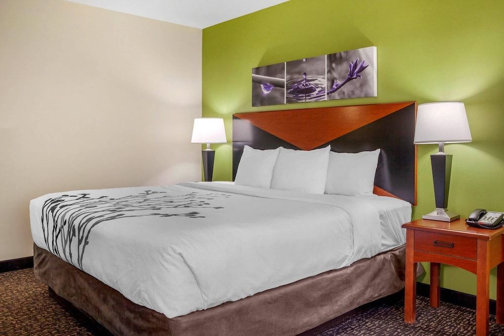 Sleep Inn & Suites Milwaukee Airport 1