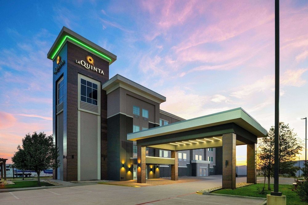 La Quinta by Wyndham Denton - University Drive 1