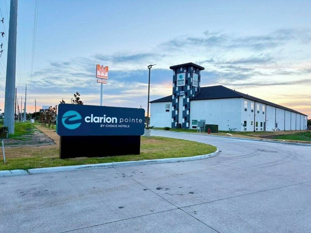 Clarion Pointe Port Lavaca 1