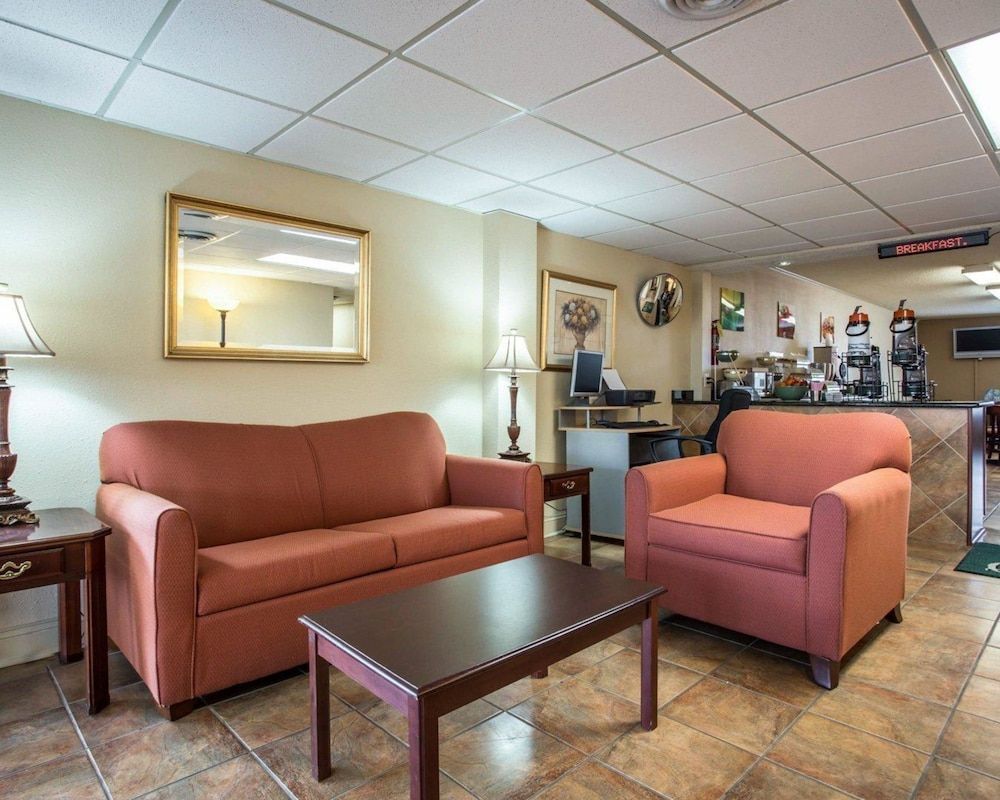 Quality Inn & Suites Monroe 2