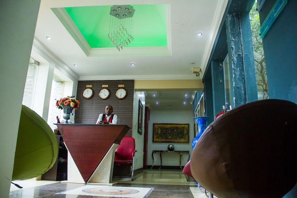 Crystal Court Lekki 2
