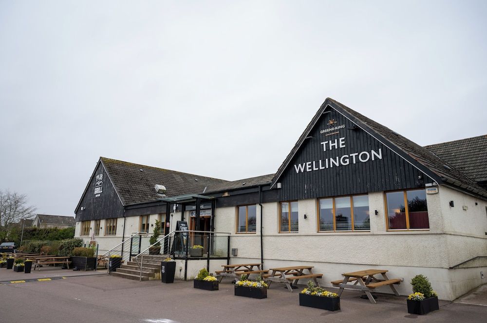 Wellington Hotel by Greene King Inns 1