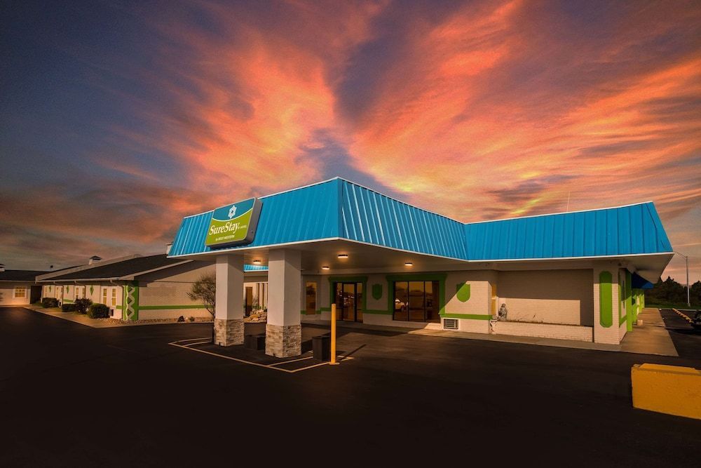 SureStay Hotel by Best Western Higginsville 1