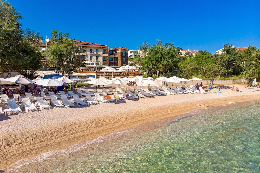 Blue Waves Resort 1