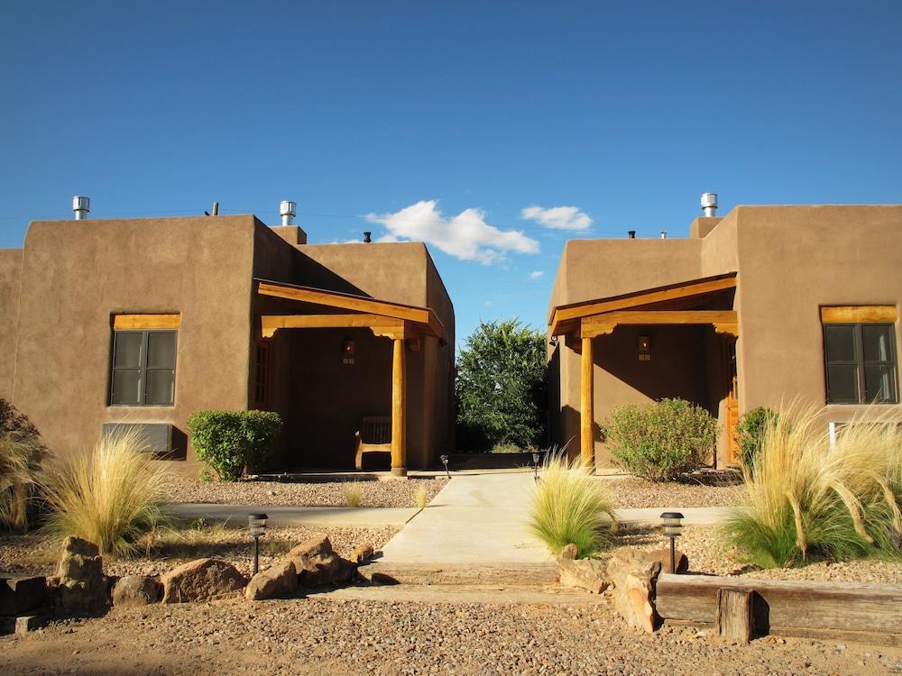 Abiquiu Inn 1