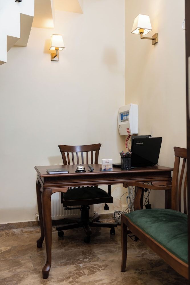Gloria Suites Old City 2