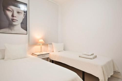 The White Flats Les Corts 2