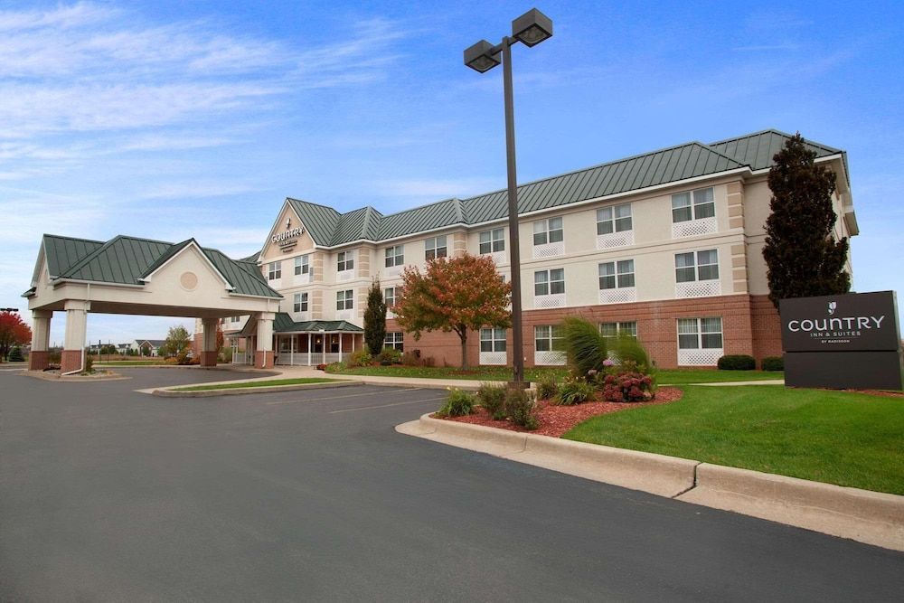 Country Inn & Suites by Radisson, Dundee, MI 1