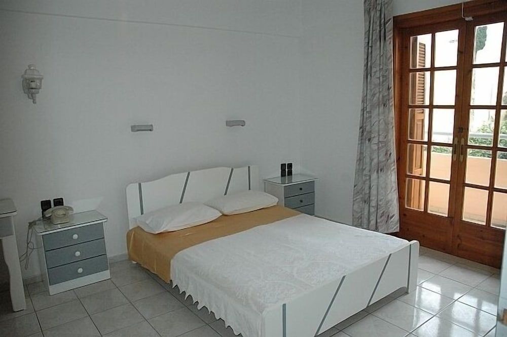 La Luna Apartments 2