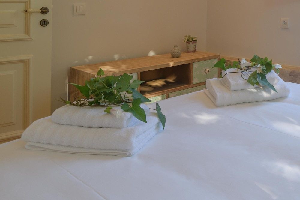 Carpofoli Corfu Town Serviced Luxury Suites 2