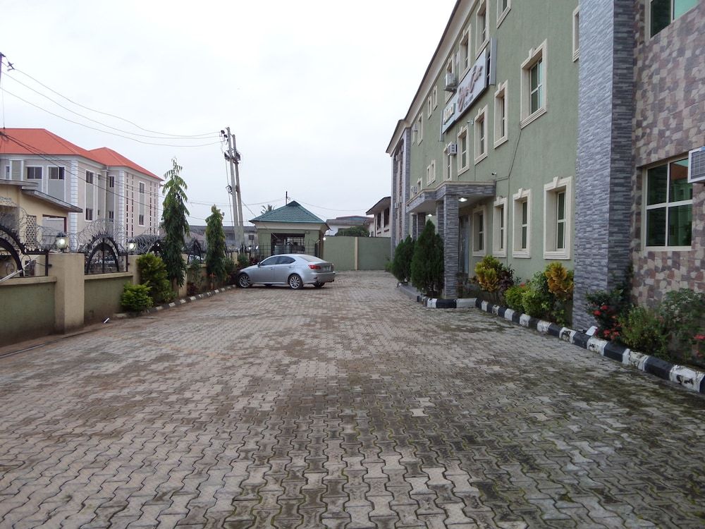 Akma Signature Hotel & Suites 1