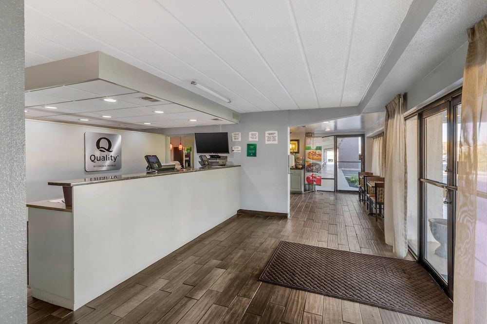 Quality Inn & Suites Easley - Greenville 2