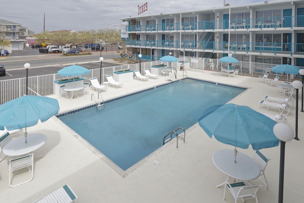 Dunes Court 1
